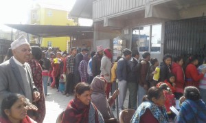 A long queue to receive free medical check up